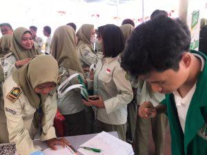 Booth UNAS yang dipadati para siswa dari SMKN 63 Jakarta