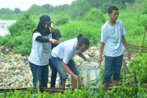 Read more about the article Fakultas Pertanian Peringati Hari Sampah Nasional 2017