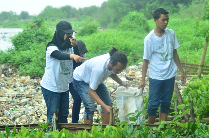 You are currently viewing Fakultas Pertanian Peringati Hari Sampah Nasional 2017