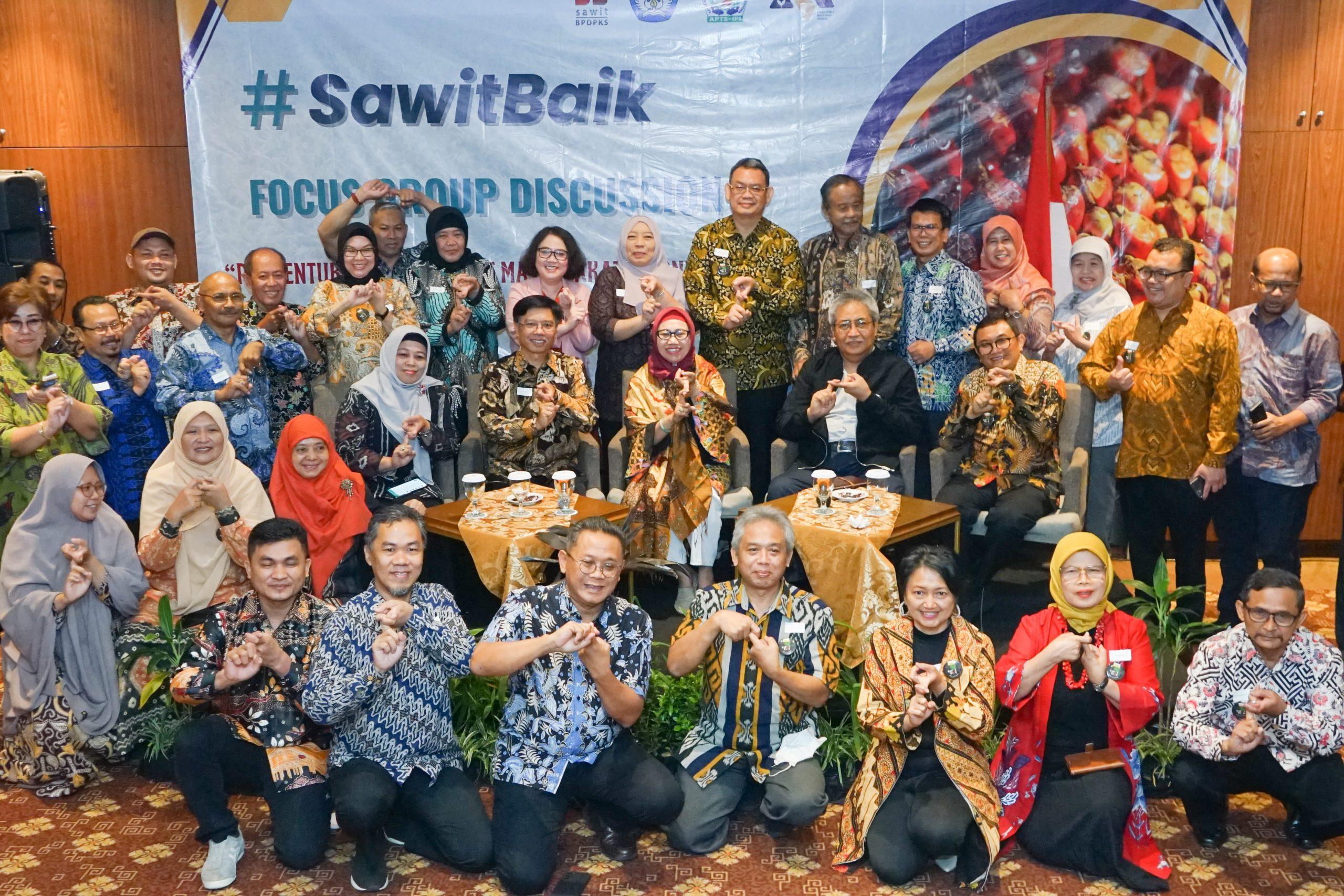 You are currently viewing Membangun Sikap Positif Masyarakat Terhadap Sawit, Prodi Agroteknologi Ikut Dukung Program #SawitBaik Lewat Focus Group Disscussion