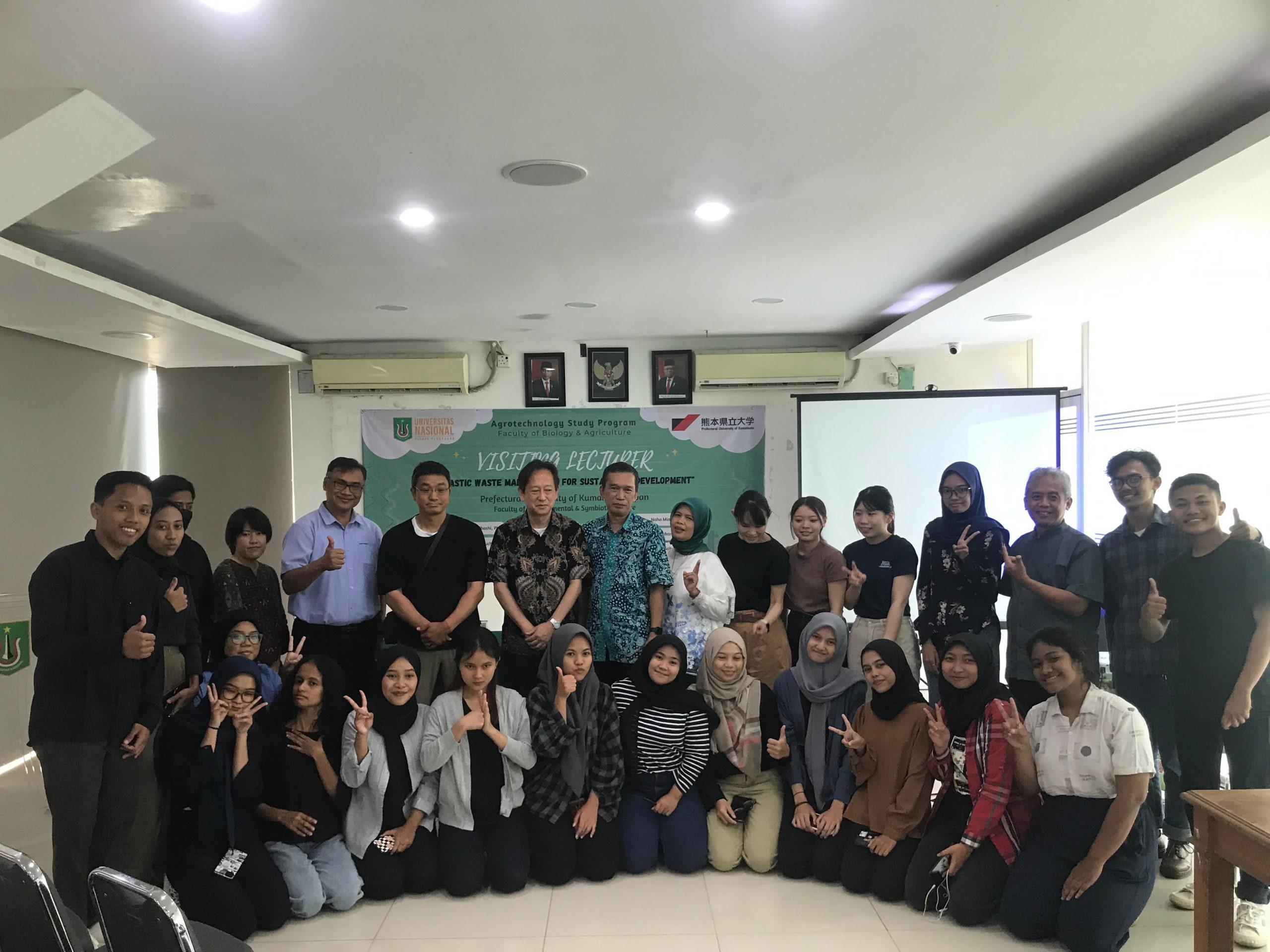 You are currently viewing VISITING LECTURE : Dosen dan Mahasiswa dari Prefectural University of Kumamoto Jepang Beri Pemahaman Tentang Pengolahan Sampah Plastik Berkelanjutan