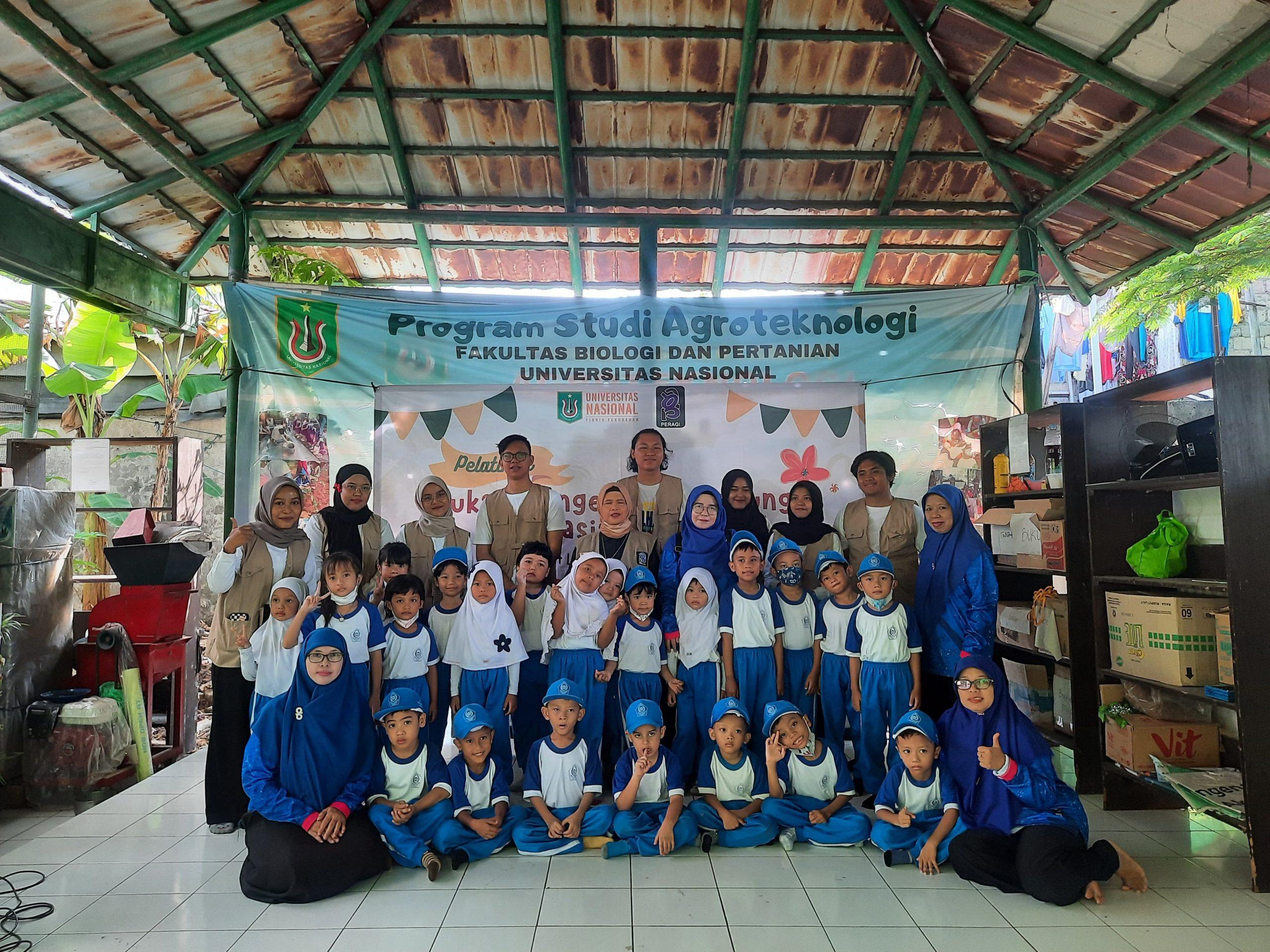 Read more about the article TK Islam Darul Hikmah Meriahkan Pusat Laboratorium UNAS dalam Kegiatan Edukasi Pertanian